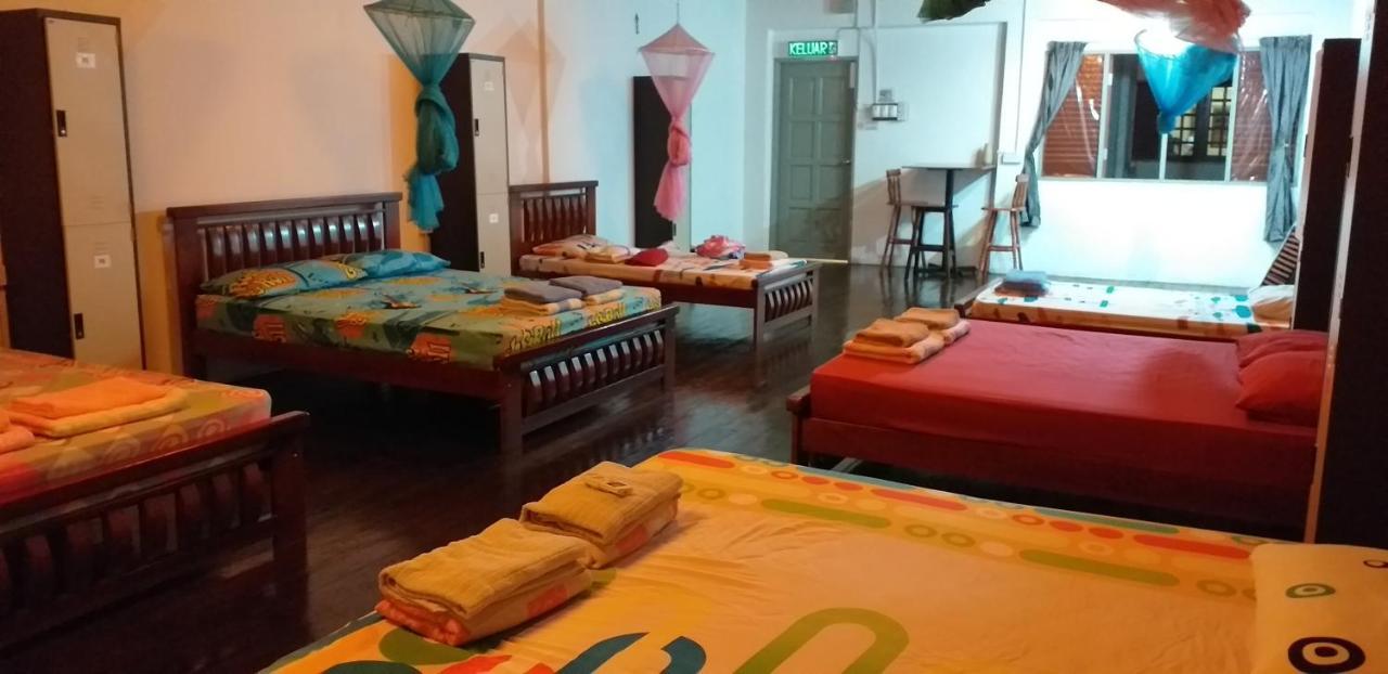 1981 Guest House Ipoh Bagian luar foto