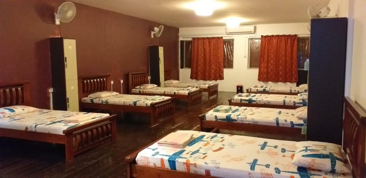 1981 Guest House Ipoh Bagian luar foto
